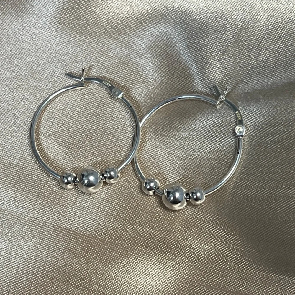 Sterling Silver Three 3 Ball Bead Hoop Earrings Classic Everyday Hoops - Picture 8 of 8